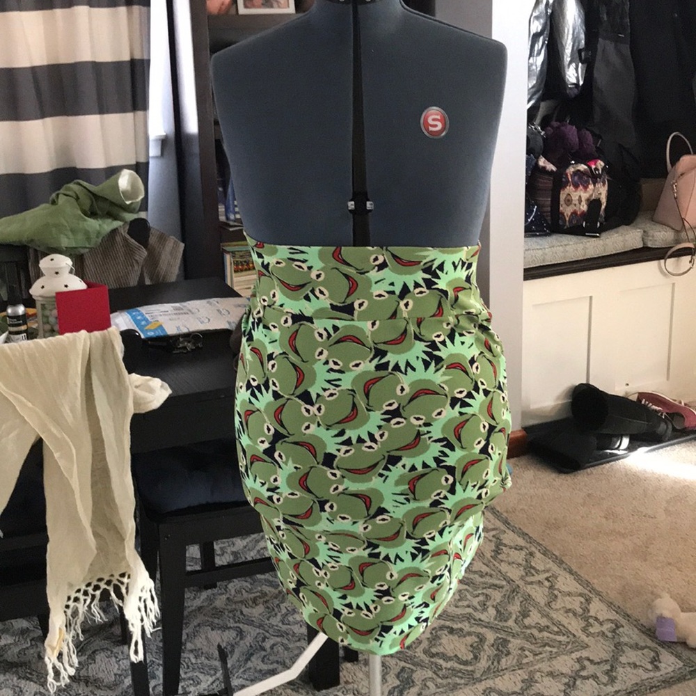 XL Lularoe Kermit the frog Cassie Skirt